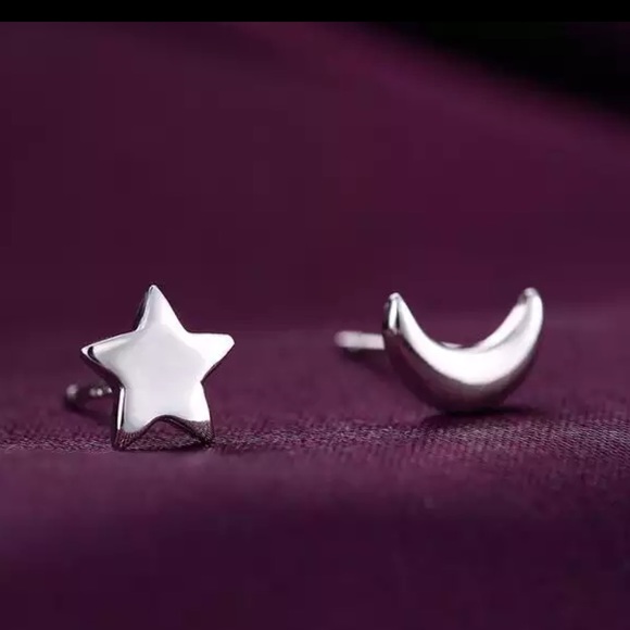 🌟 Sterling Silver 925 Star Earrings - Picture 1 of 2